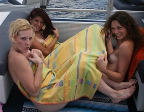 3_girls_on_boatB1